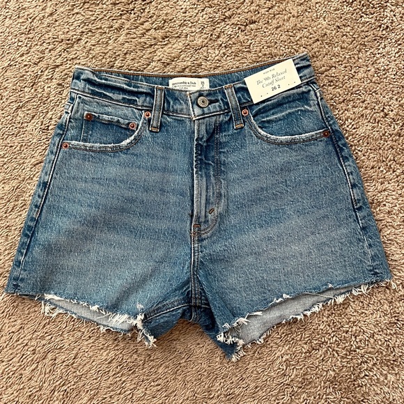 Abercrombie & Fitch Pants - Abercrombie The 90’s Relaxed Cutoff Denim Shorts